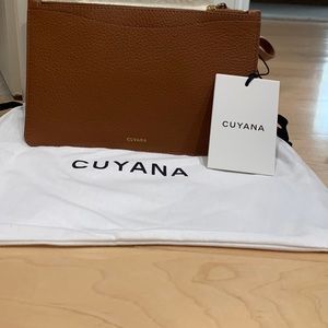 Nwt Cuyana wristlet caramel